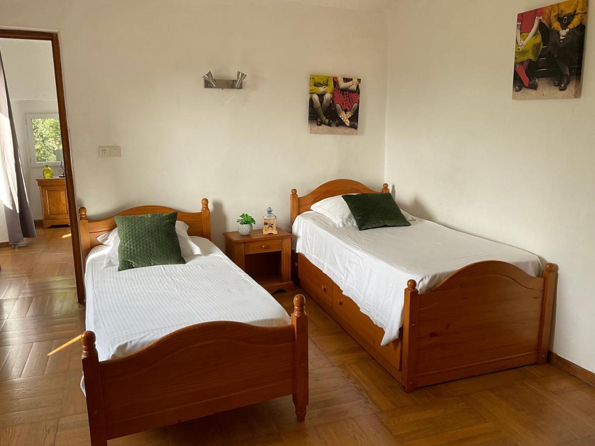 Hotel Ombre Bleue Du Figuier, Ailhon Extérieur photo