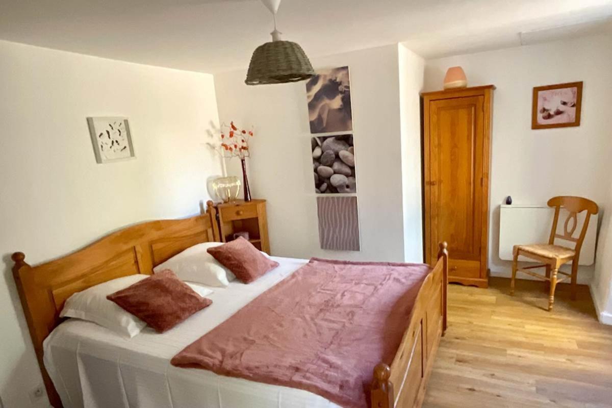 Hotel Ombre Bleue Du Figuier, Ailhon Extérieur photo